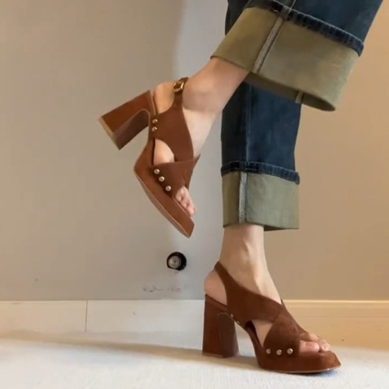 Platform Sneakers Chunky - 2026年新作ニッチチャンキーハイヒールオープントゥサンダルレディースレトロリベットフレンチ風味足が疲れにくいプラットフォームシューズ