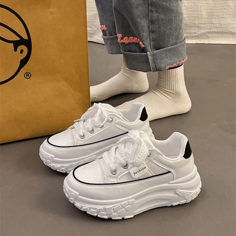 春のチャンキーホワイトスニーカー、厚底プラットフォームシュー - Platform Sneakers Chunky のレビューと価格