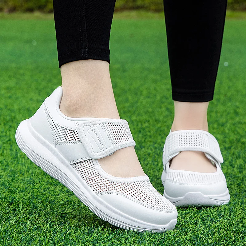 女性用シューズ スニーカー ワイド ベアフットシューズ 女性 - Women'S Shoes Extra Wide のレビューと価格