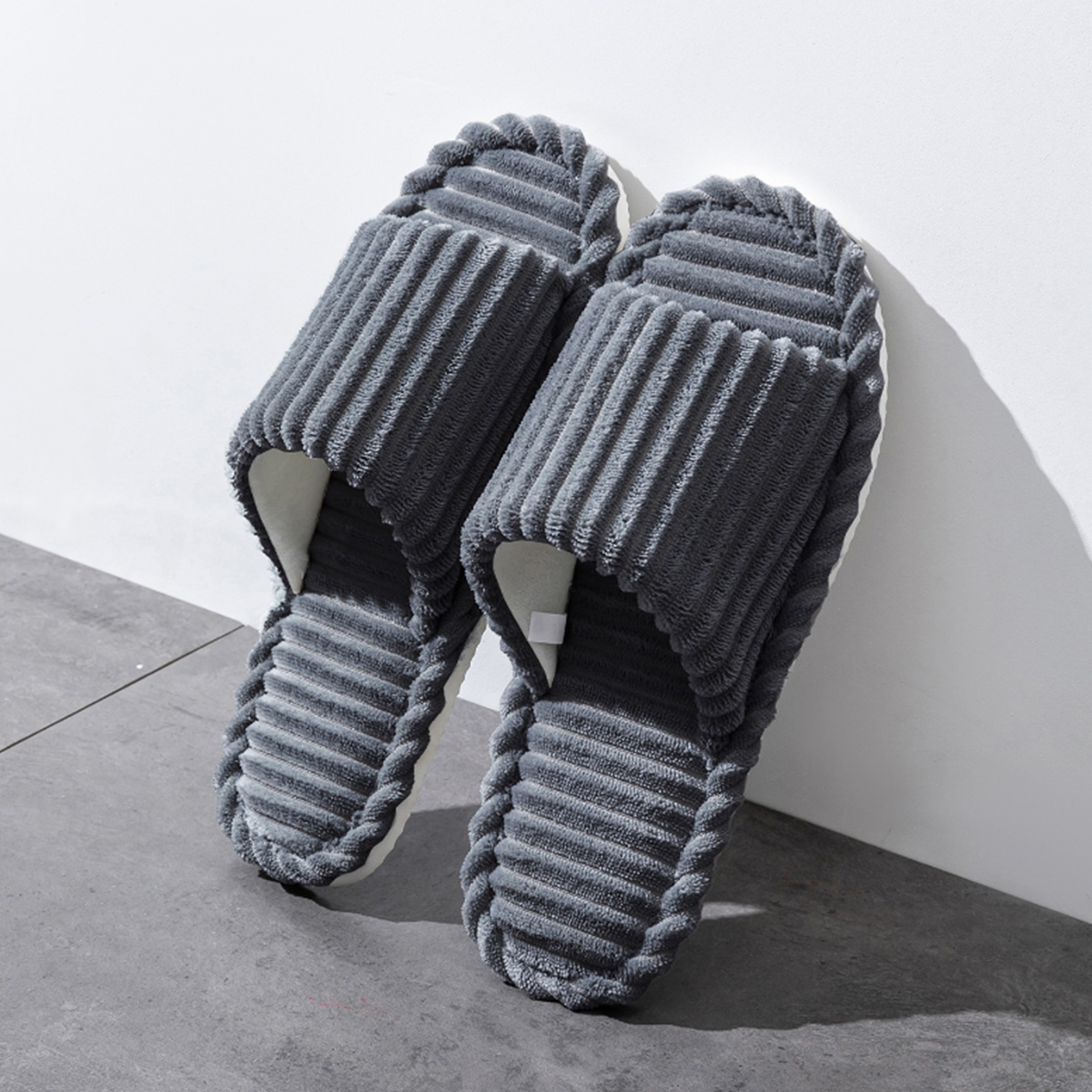 女性用オープントゥ通気性ハウススリッパ、滑り止め屋内フラット - Mule Slip On のレビューと価格