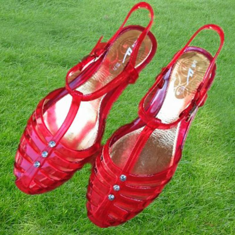 女性用フラットヒールサンダル,柔らかく透かし彫りのバックル付 - Women'S Shoes Red Bottoms のレビューと価格