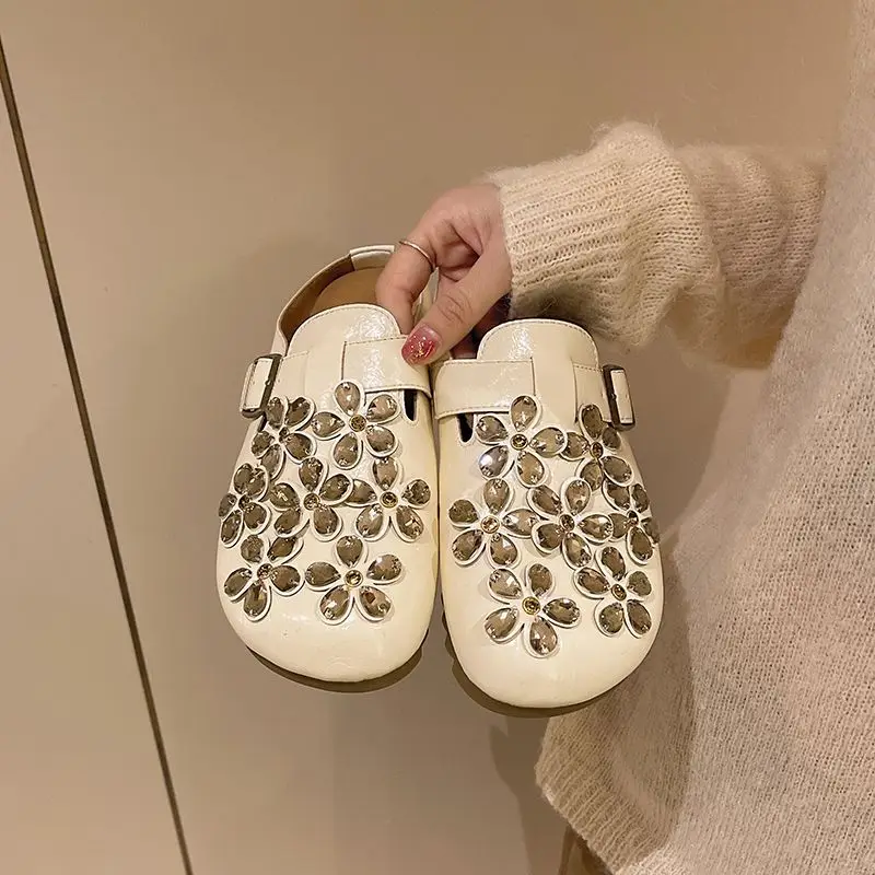 女性用花柄ラインストーンバックルストラップ付きクローズドトゥ - Women Shoes Mules のレビューと価格