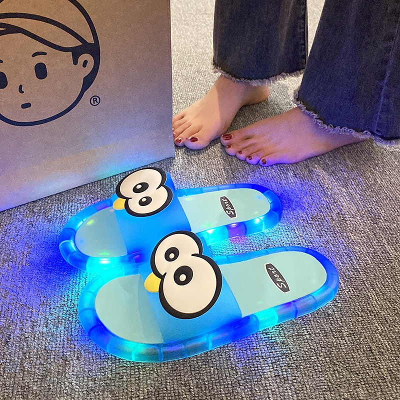 面白い大きな目が光るスライドスリッパ、夏のファッショナブルな - Mule Slip On のレビューと価格